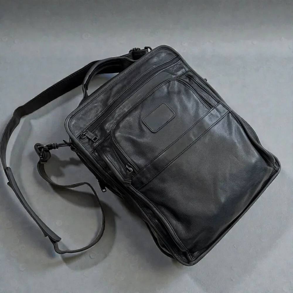 Vintage TUMI Black Leather Vertical Laptop Brief Messenger Bag Shoulder Strap